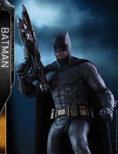 Load image into Gallery viewer, The Justice League Batman Ben Affleck Action Figure Deluxe Edition Collection