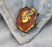 Load image into Gallery viewer, The Lion King Mufasa and Simba Brooch Pins